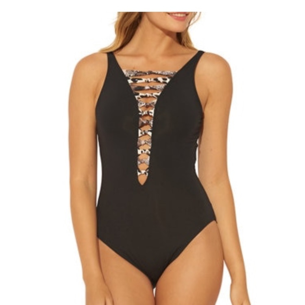 Bleu Rod Beattie
Knotted Front One Piece Swimsuit